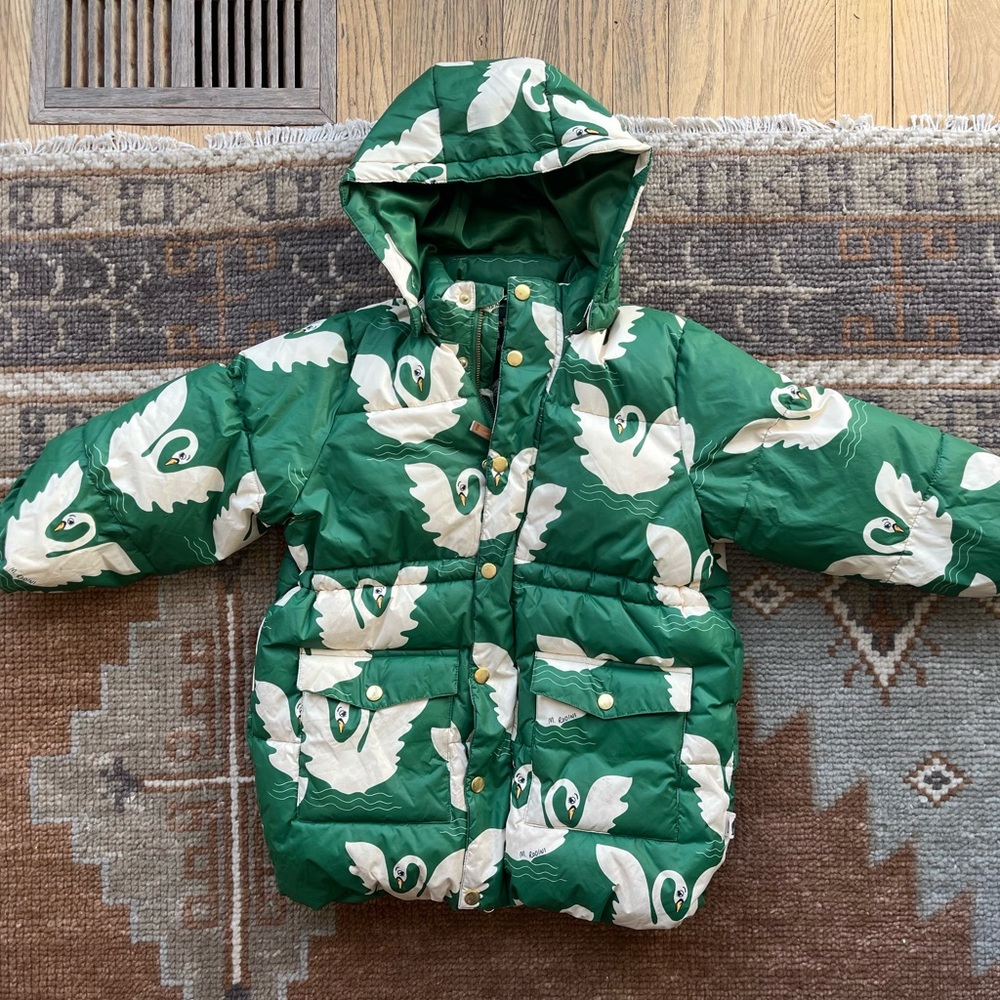 Mini Rodini swan print winter coat, size 7/8. Super warm and barely worn !